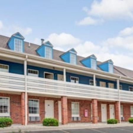 Travelodge By Wyndham Canton-Livonia Area, Mi Exterior foto