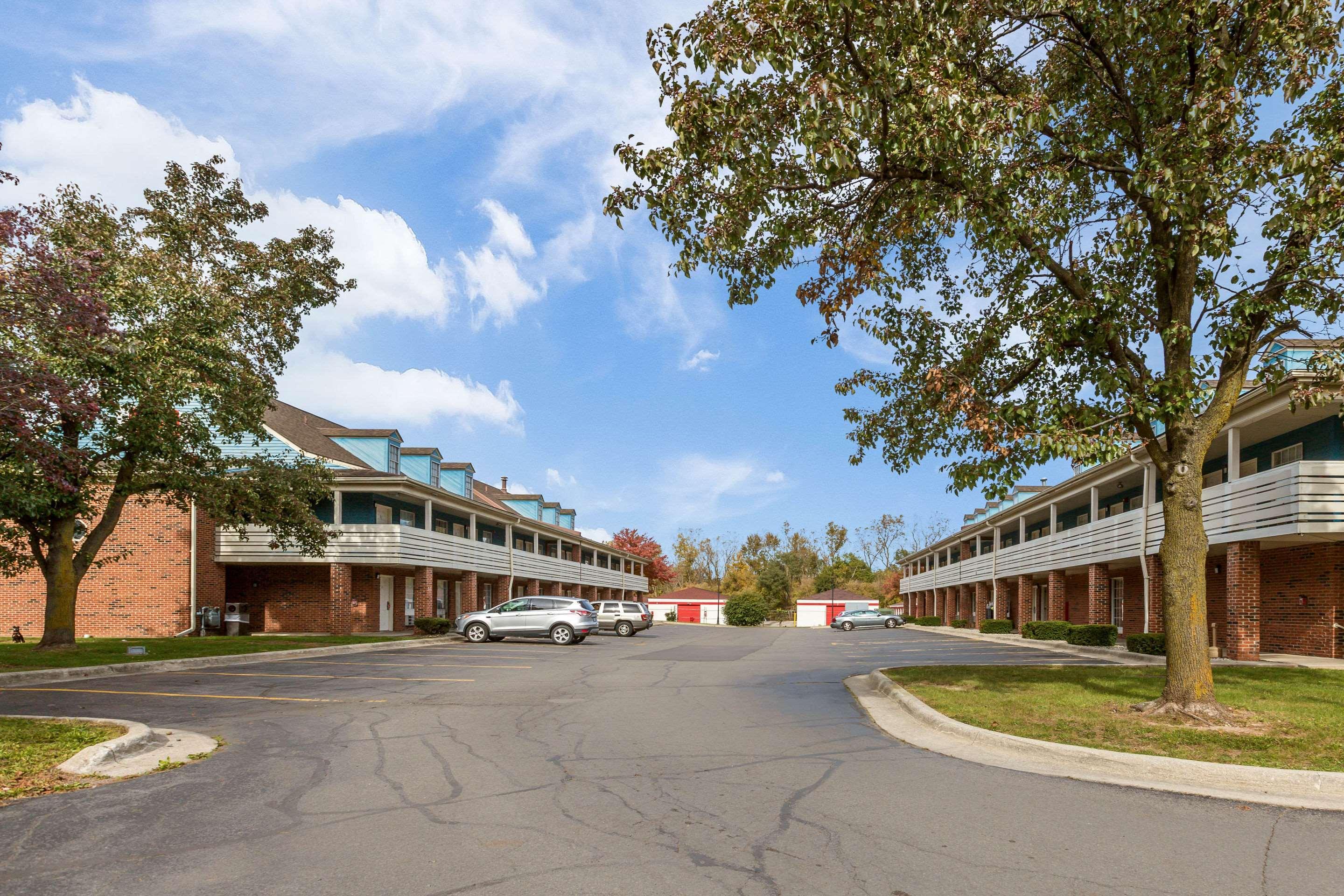 Travelodge By Wyndham Canton-Livonia Area, Mi Exterior foto