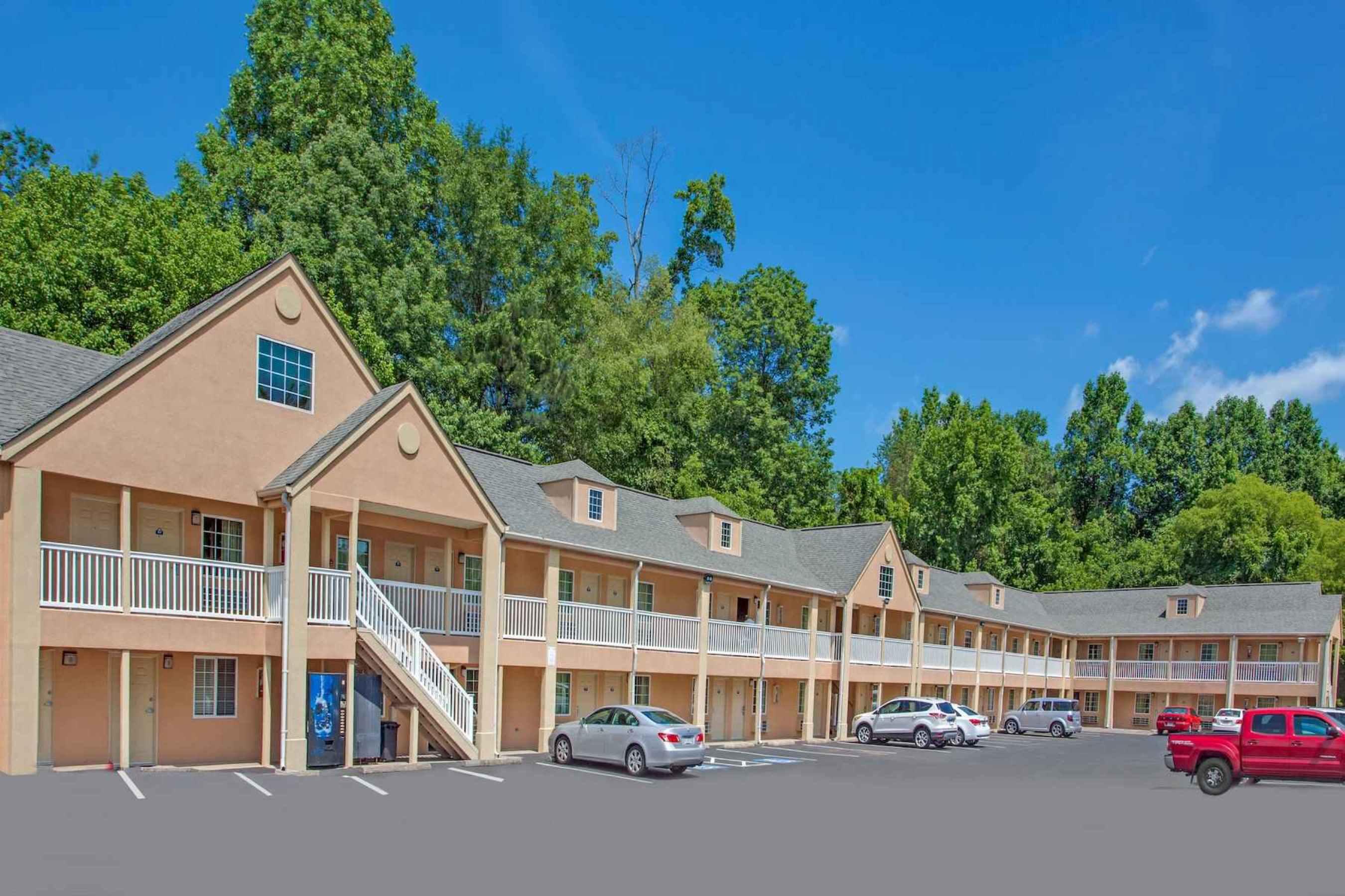 Travelodge By Wyndham Canton-Livonia Area, Mi Exterior foto